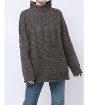 ローゲージハイネックケーブルニット