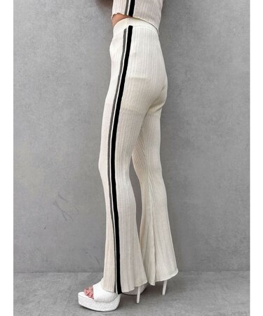 サイドラインフレアニットパンツ