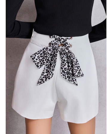 BACK LACE UPショートパンツ