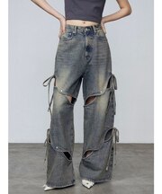 カットアウトルーズジーンズ