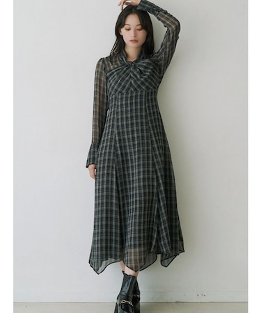 ツイストネックロングスリーブワンピース