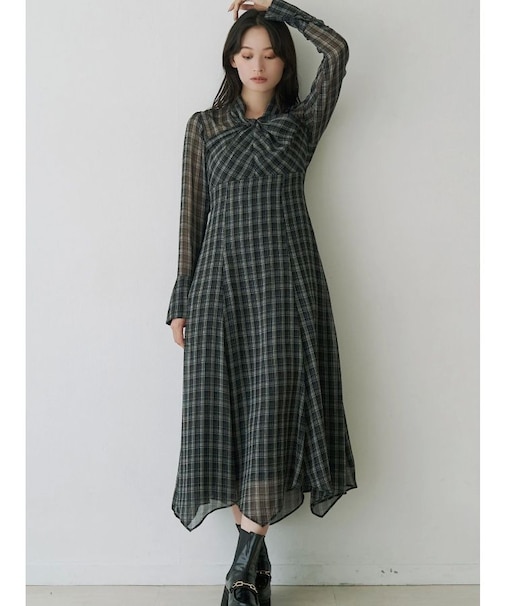 ツイストネックロングスリーブワンピース