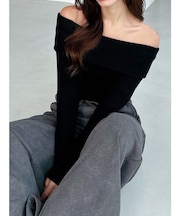 リブニットオフショルトップス