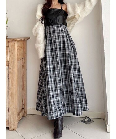 フェイクレザービスチェドッキングキャミワンピース