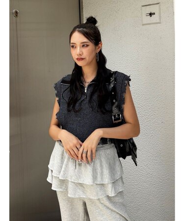 ハーフジップダメージニット