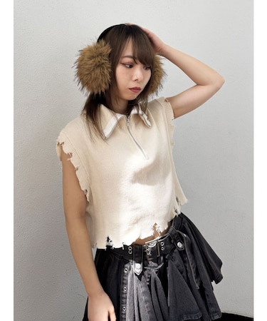 ハーフジップダメージニット