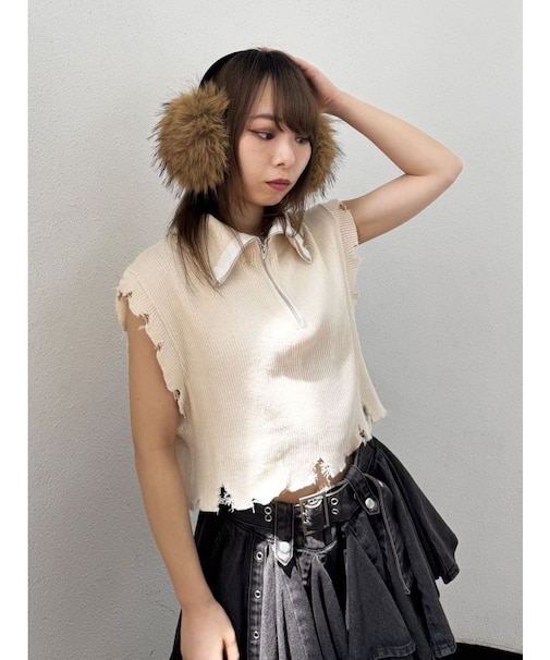 ハーフジップダメージニット