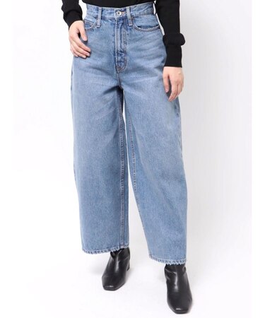 カーヴィシルエットパンツ