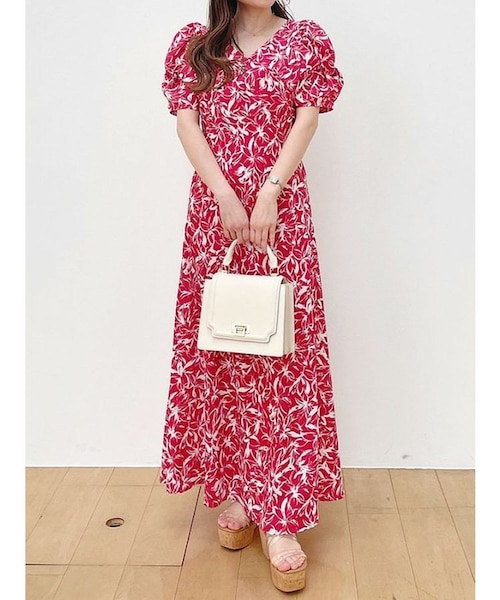 フラワーパフスリーブワンピース｜マークスタイラーアウトレットの