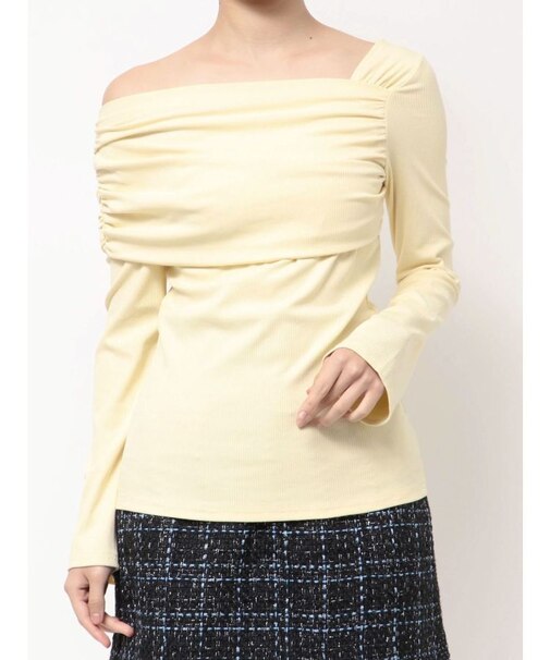 アシメオフショルカットトップス