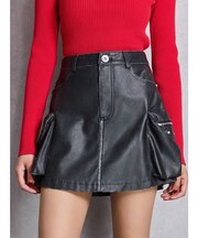 URBAN EDGEフェイクレザーユーティリティースカートライクショートパンツ