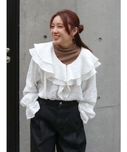 フリルデザインブラウス