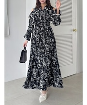 オープンショルダーフラワープリーツワンピース