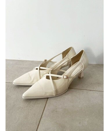 クロスベルトパンプス