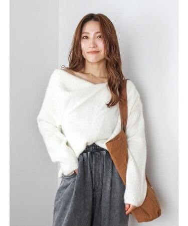 【WEB限定】オフショルデザインニット