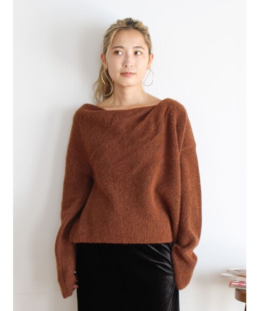 【WEB限定】オフショルデザインニット