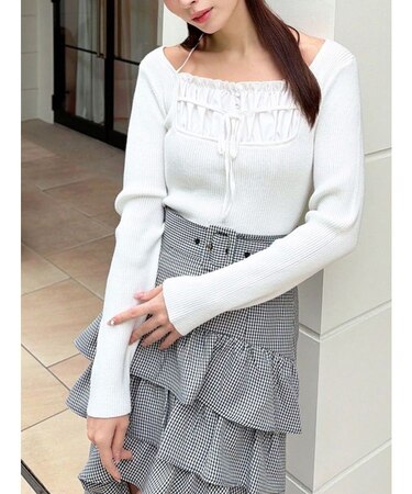 バストデザインニットトップス