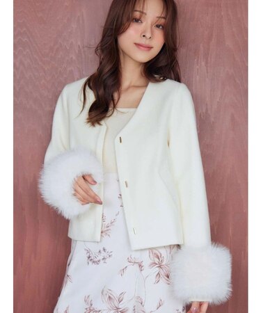 フェイクファー付きノーカラーショートコート