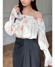 【memorif.】フラワークロップドオフショルブラウス