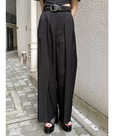 オーバータックワイドパンツ【ベルト付】
