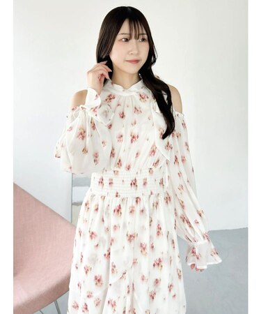 コールドショルダーアシメシフォンワンピース