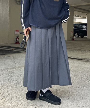 プリーツミディスカート