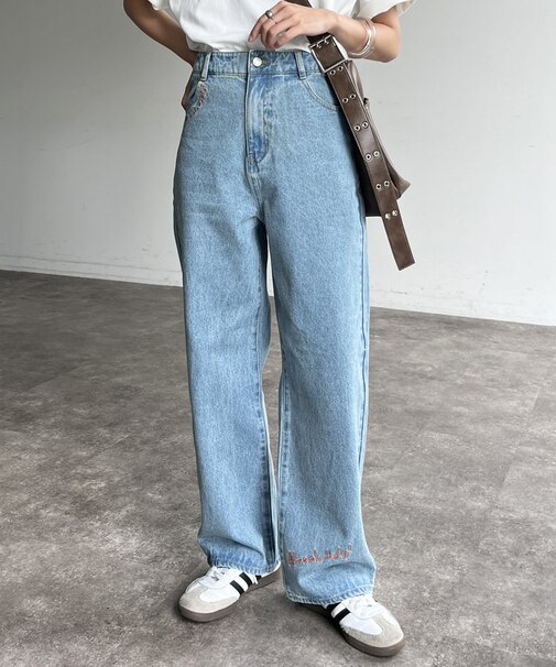 刺繍ストレートデニム