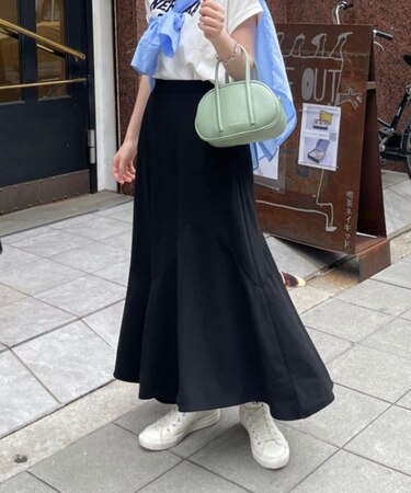 カットジョーゼットヘムスカート