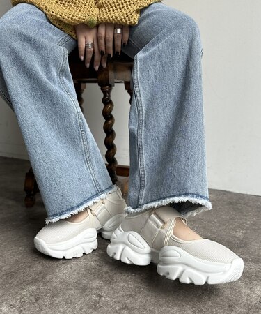 ボリュームソールメッシュスニーカー