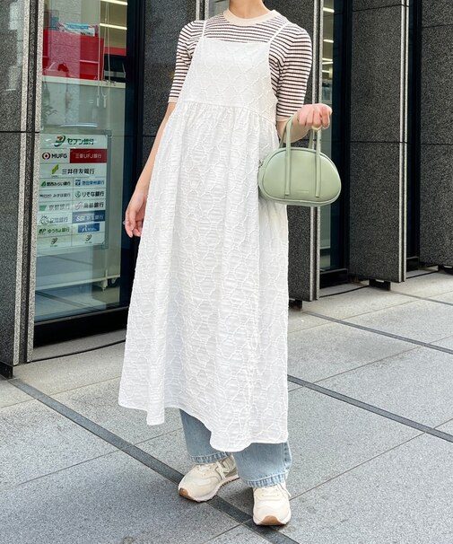 エンボス刺繍ギャザー切替キャミワンピース