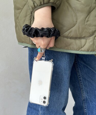 レザー風ギャザーストラップ