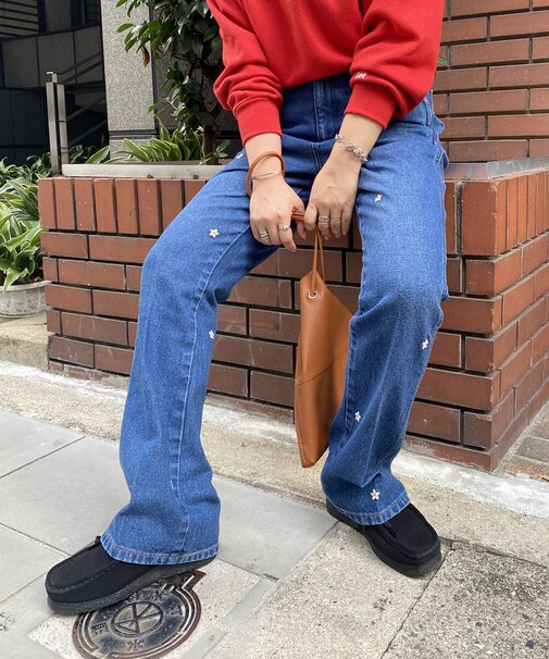 【WEB限定】Wranglerフラワー刺繍パンツ