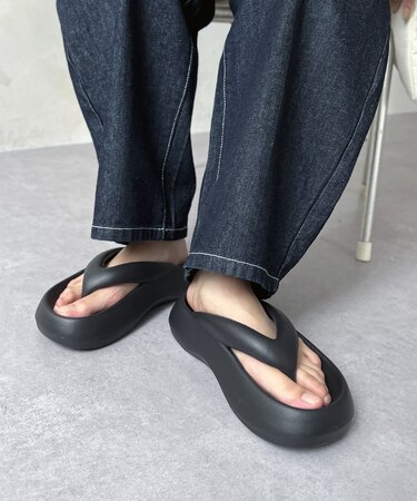 厚底トングサンダル