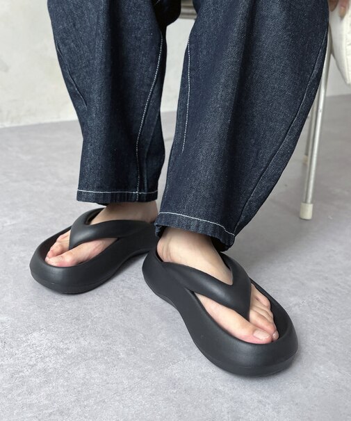 厚底トングサンダル