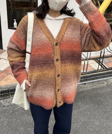 【ユニセックス】ブークレグラデーションニットカーディガン