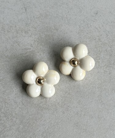 ぷくぷくお花ピアス