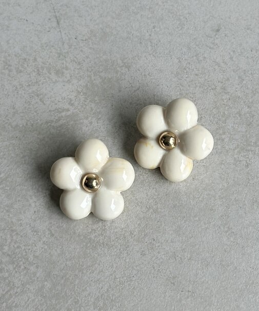 ぷくぷくお花ピアス