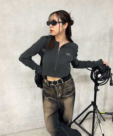 【WHO'S WHO gallery】【SLOPPY】ロゴジップトップス