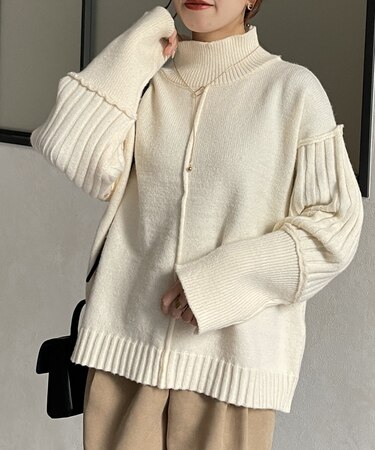 袖リブ切替ハイネックニット