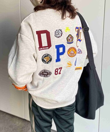 【ユニセックス】裏起毛バックワッペン刺繍スウェット