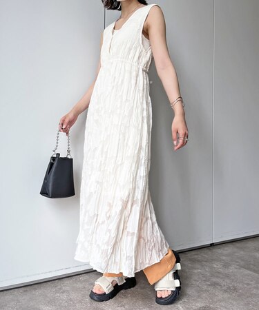 ジャガードプリーツノースリワンピース