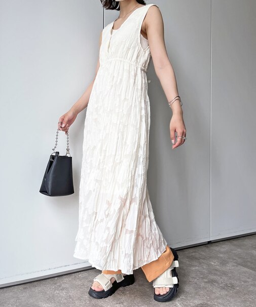 ジャガードプリーツノースリワンピース