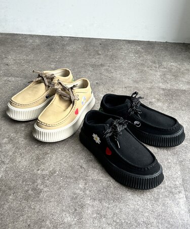 落書き刺繍ボリュームソールモカシン