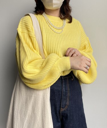 アウトリンキングリブニット