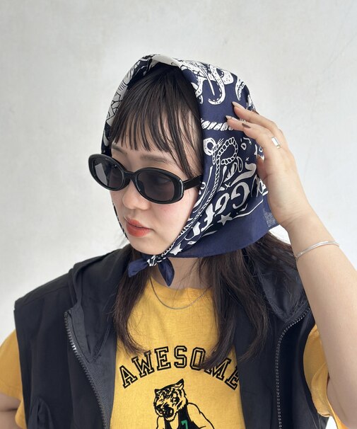 オーバル型サングラス