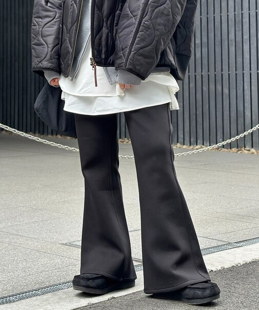 【PIPI監修】【新素材追加】フェイクスエードフレアパンツ