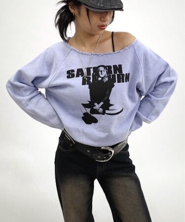 【WHO'S WHO gallery】シャーロットリメイクオフショルスウェット