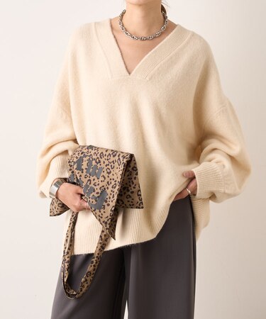 【SHENERY】ウェーブネックニット