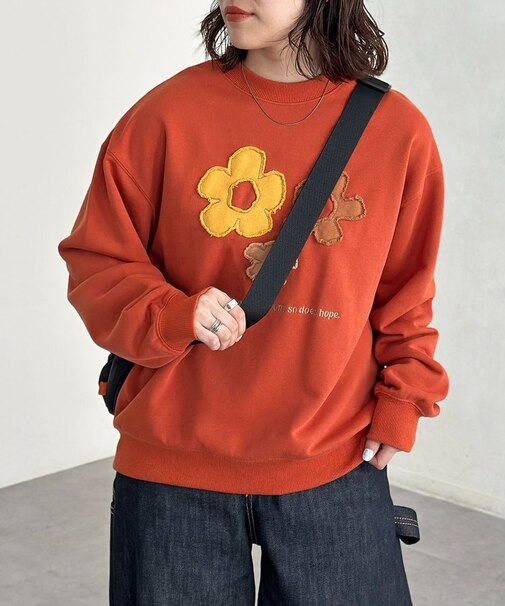 フラワーパッチワークスウェット