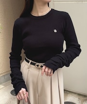 袖シャーリングロゴ刺繍リブニット